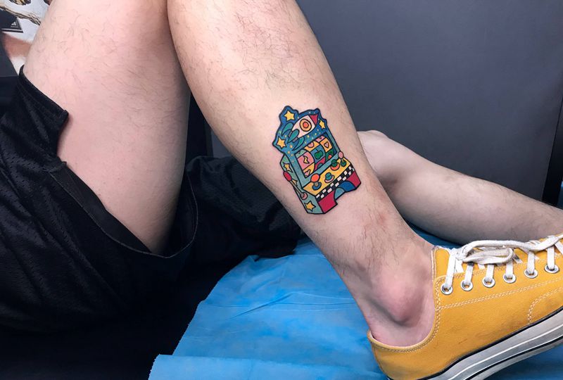 打机仔纹身图片_腿部New SchoolOld School游戏机纹身图案