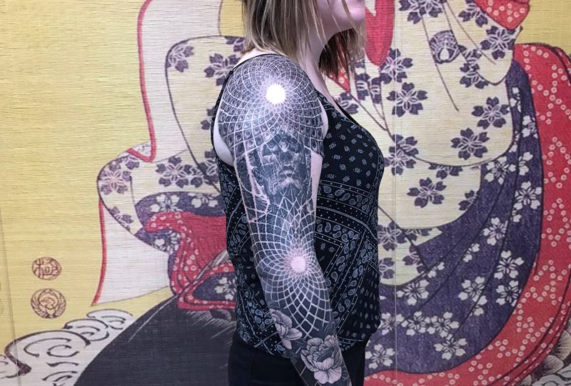 还需要最后一次才能完成纹身图片_手臂点刺纹身图案