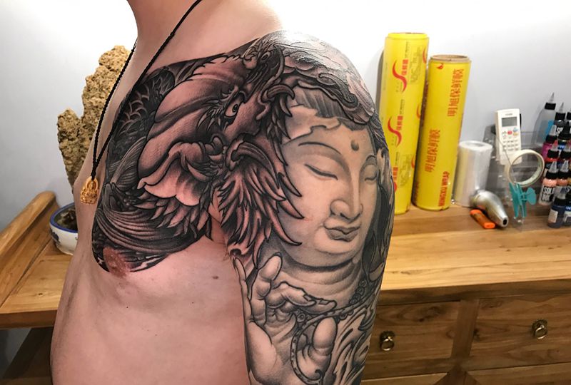 半甲，大臂恢复三年后效果纹身图片_胸部手臂新传统观音龙佛纹身图案