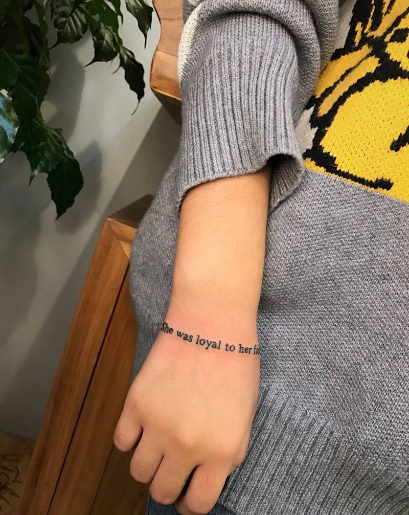 小字母纹身图片_手部手臂花体字纹身图案