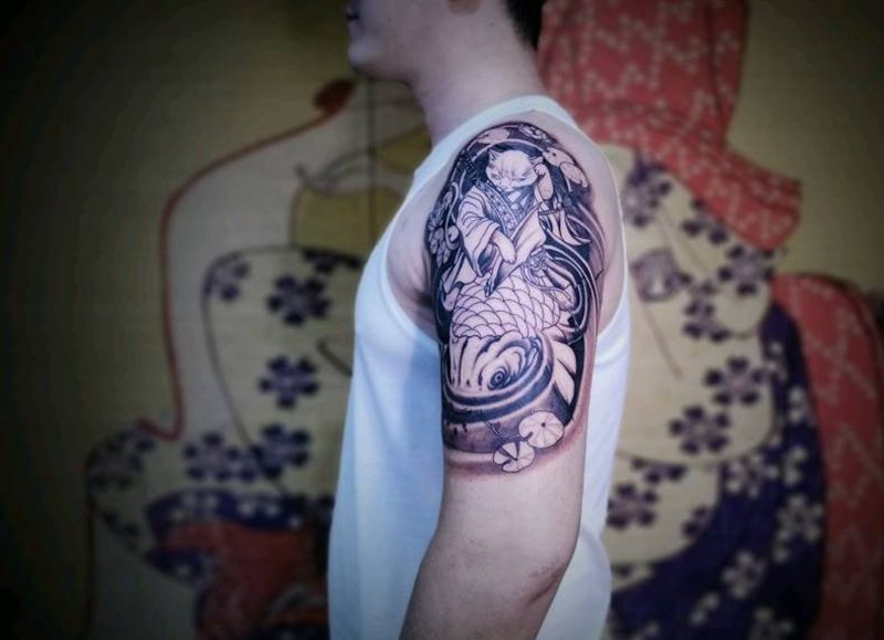 喵•鲤纹身图片_手臂新传统猫鲤鱼纹身图案