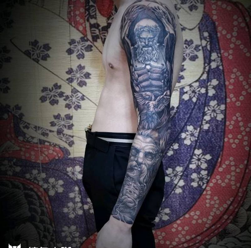 阿特拉斯•神庙•鸽子•波塞冬纹身图片_手臂欧美写实纹身图案