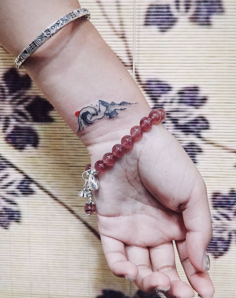 手腕小山海纹身图片_成品手臂手部清新静物习俗纹身图案