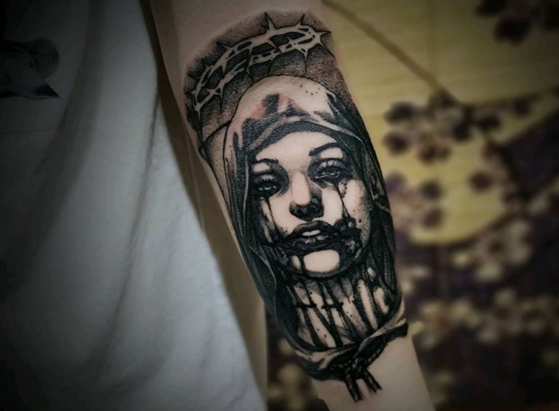 HATE纹身图片_手臂欧美写实点刺纹身图案