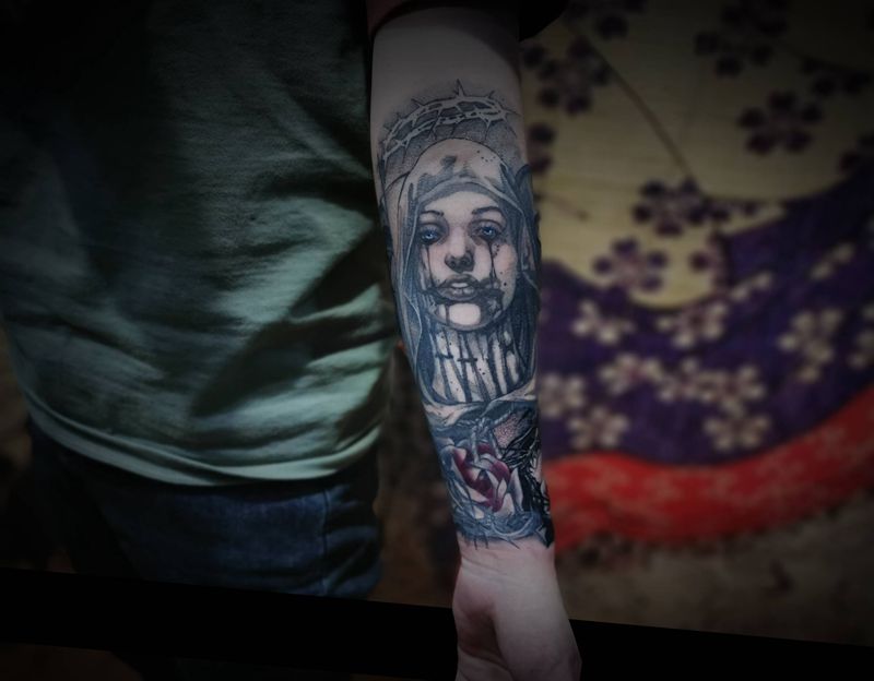 HATE 小臂完成，外侧定制。纹身图片_手臂欧美写实纹身图案