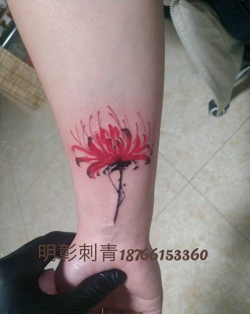 彼岸花纹身图片_手臂水墨纹身图案