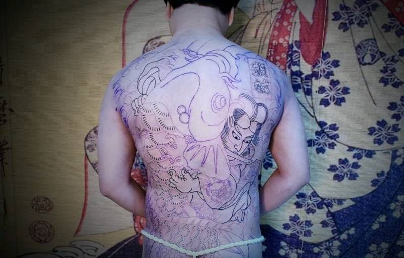 春节前最后一扎，鬼若丸杀鲤2号纹身图片_背部老传统鬼若丸杀鲤纹身图案