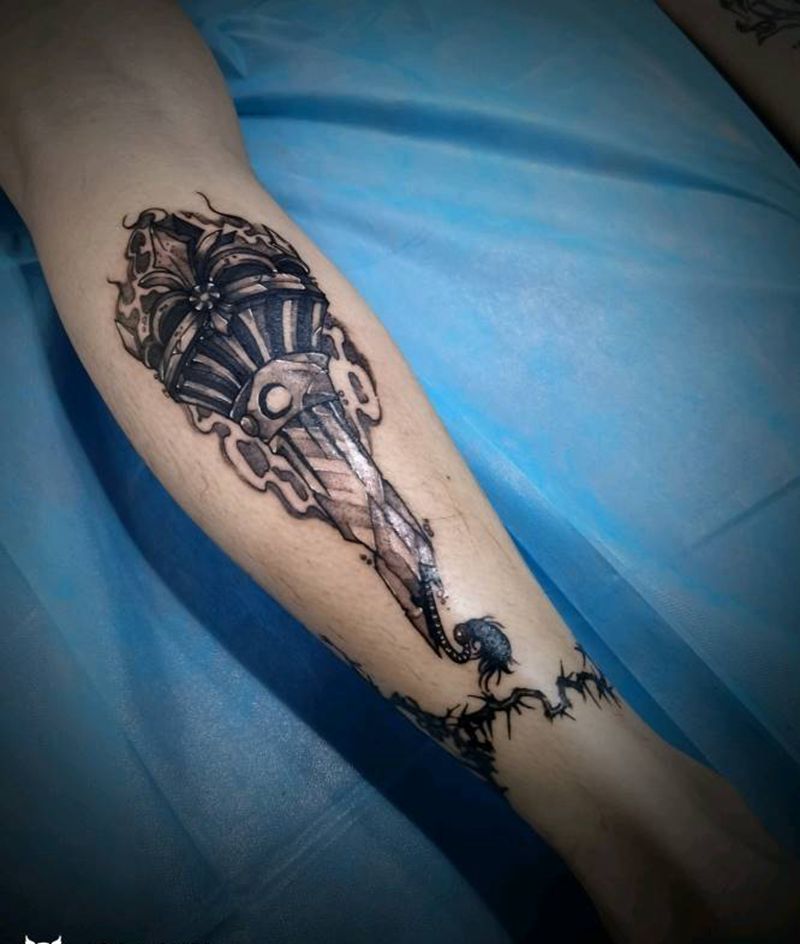 火炬纹身图片_腿部纹身图案