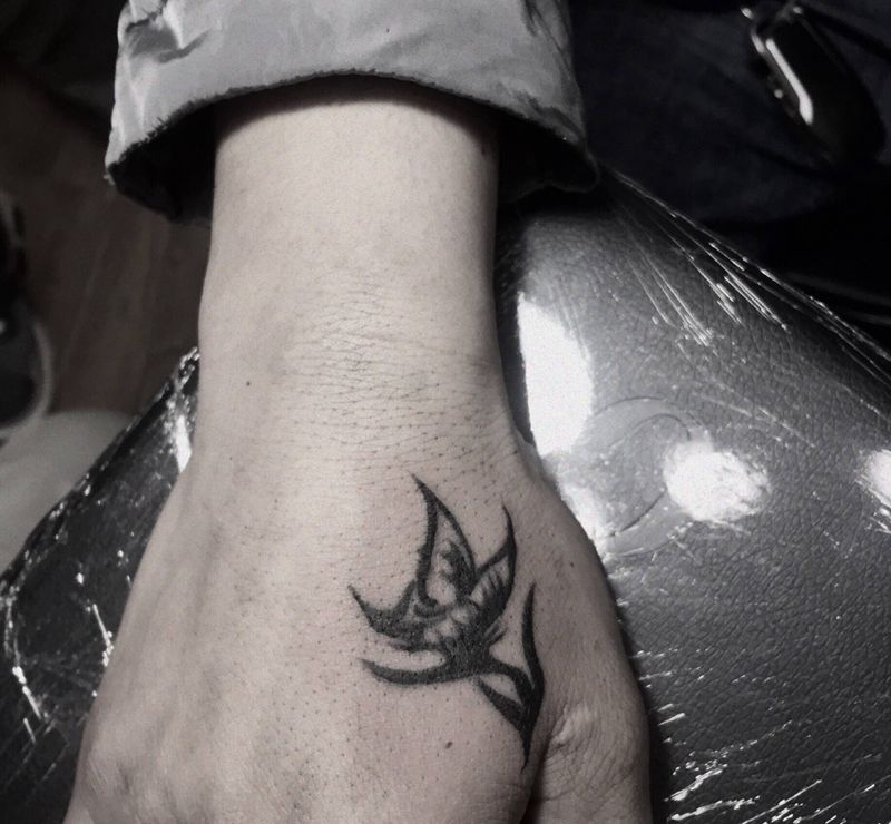 修改纹身图片_成品手部图腾传统纹身图案