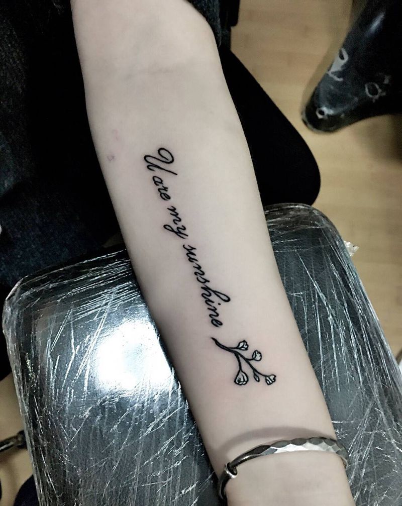 小清新一枚纹身图片_成品手臂手部清新植物字符纹身图案