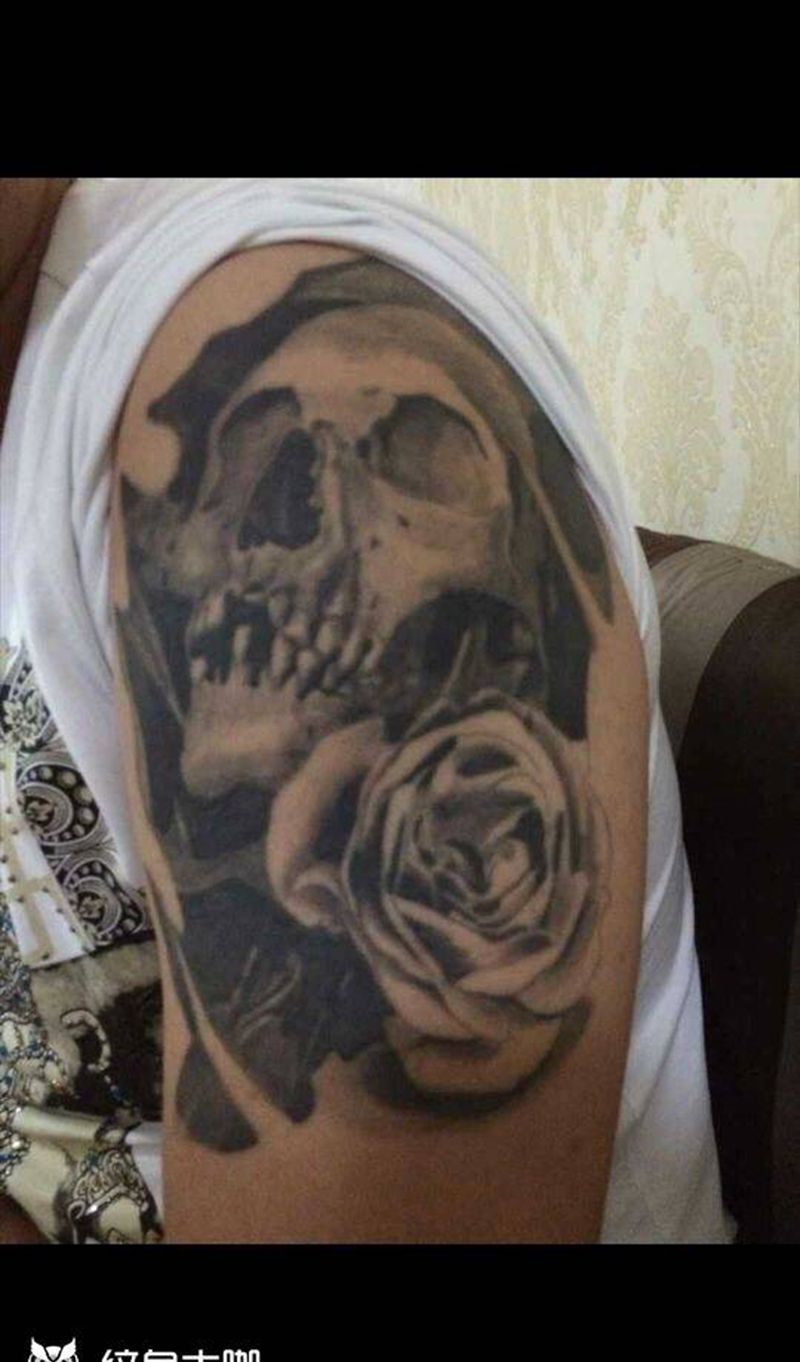 骷髅纹身图片_欧美手臂成品黑灰纹身图案