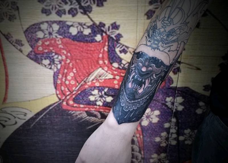 一丢丢，有点怕疼。纹身图片_手臂新传统纹身图案