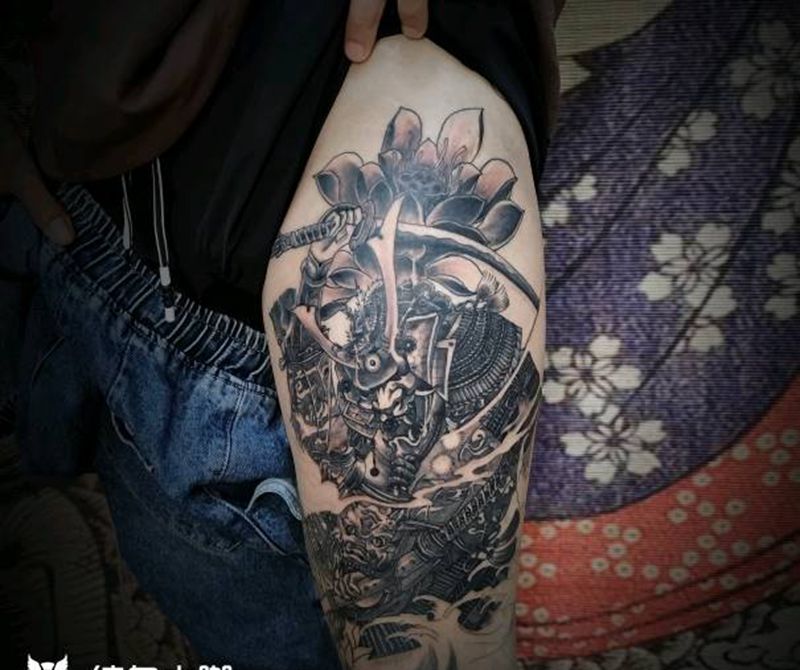 正面第二回合纹身图片_腿部新传统鬼武士纹身图案
