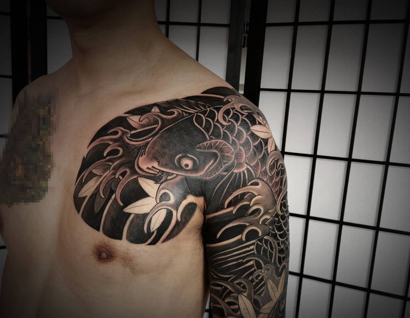 4/5纹身图片_胸部手臂老传统纹身图案