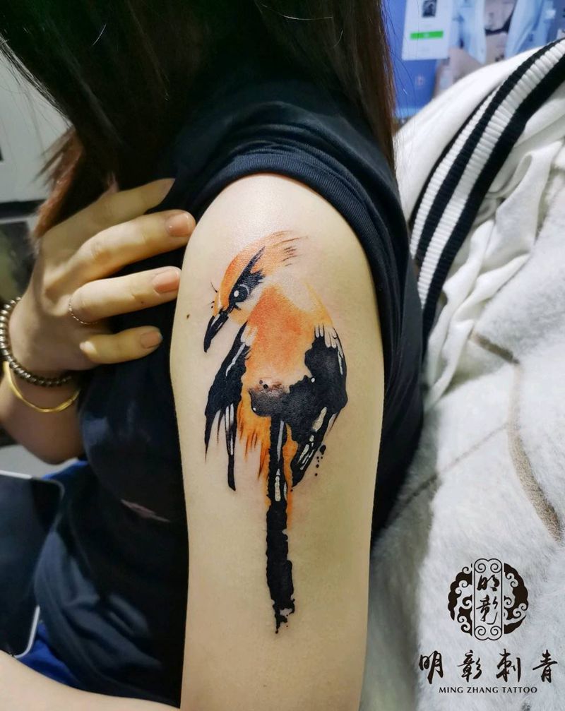 水墨花鸟纹身图片_肩部水墨纹身图案