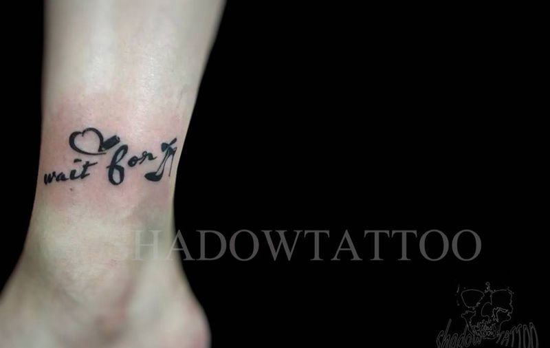 纯色小清新纹身图片_成品腿部清新图腾纹身图案