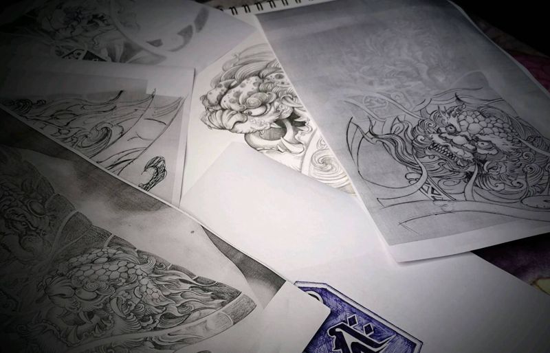 近期较为难整的稿子纹身图片_胸部新传统纹身图案