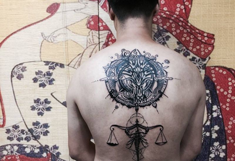 图腾镶嵌手绘图案+天蝎座。纹身图片_成品背部习俗清新动物字符宗教纹身图案