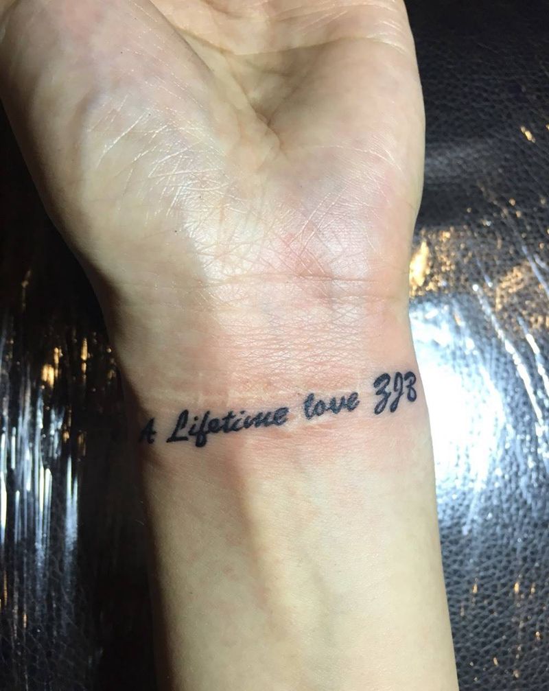 小清新纹身图片_成品手部清新字符纹身图案