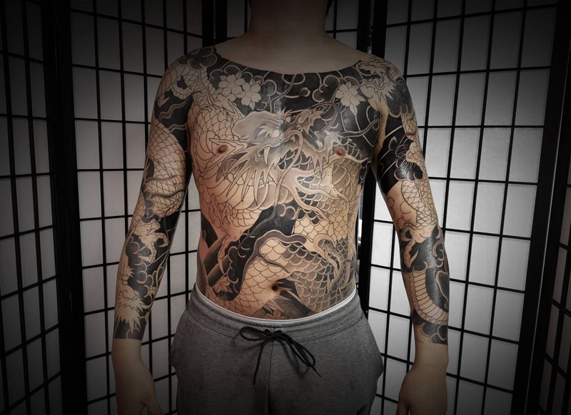 还要很久…纹身图片_腹部手臂老传统纹身图案