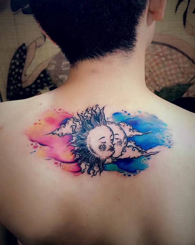 小清新纹身图片_成品背部肩部欧美清新水彩线条纹身图案