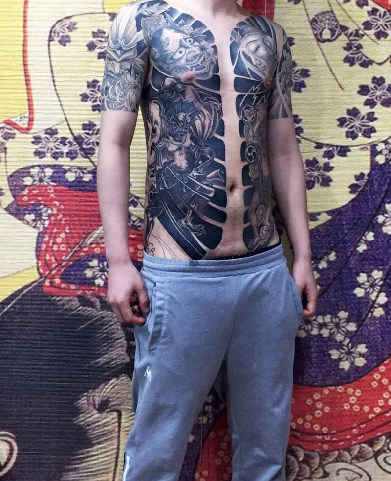 雷神纹身图片_成品腰部腹部传统鬼神纹身图案