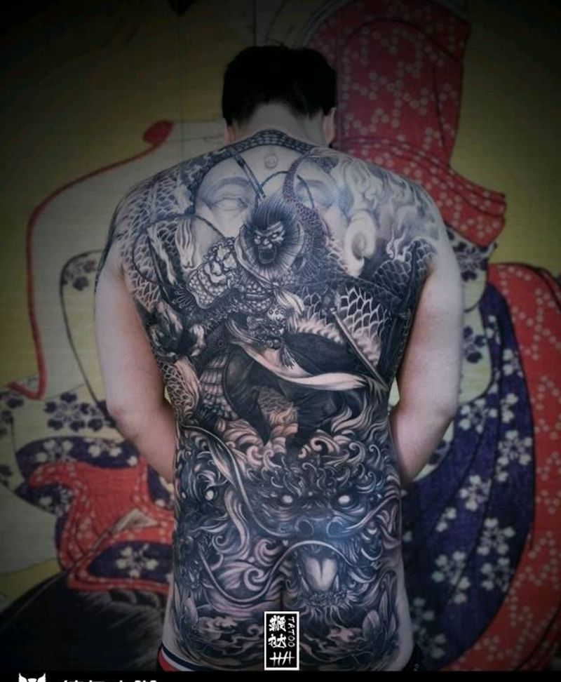 私人订制,孙悟空,黑灰完结纹身图片_背部臀部新传统齐天大圣纹身图案