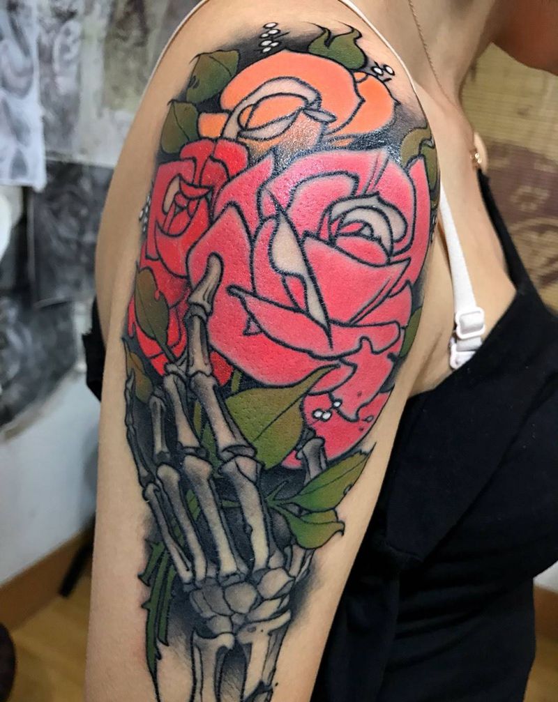 手捧花纹身图片_成品手部手臂肩部欧美鬼神人物植物纹身图案