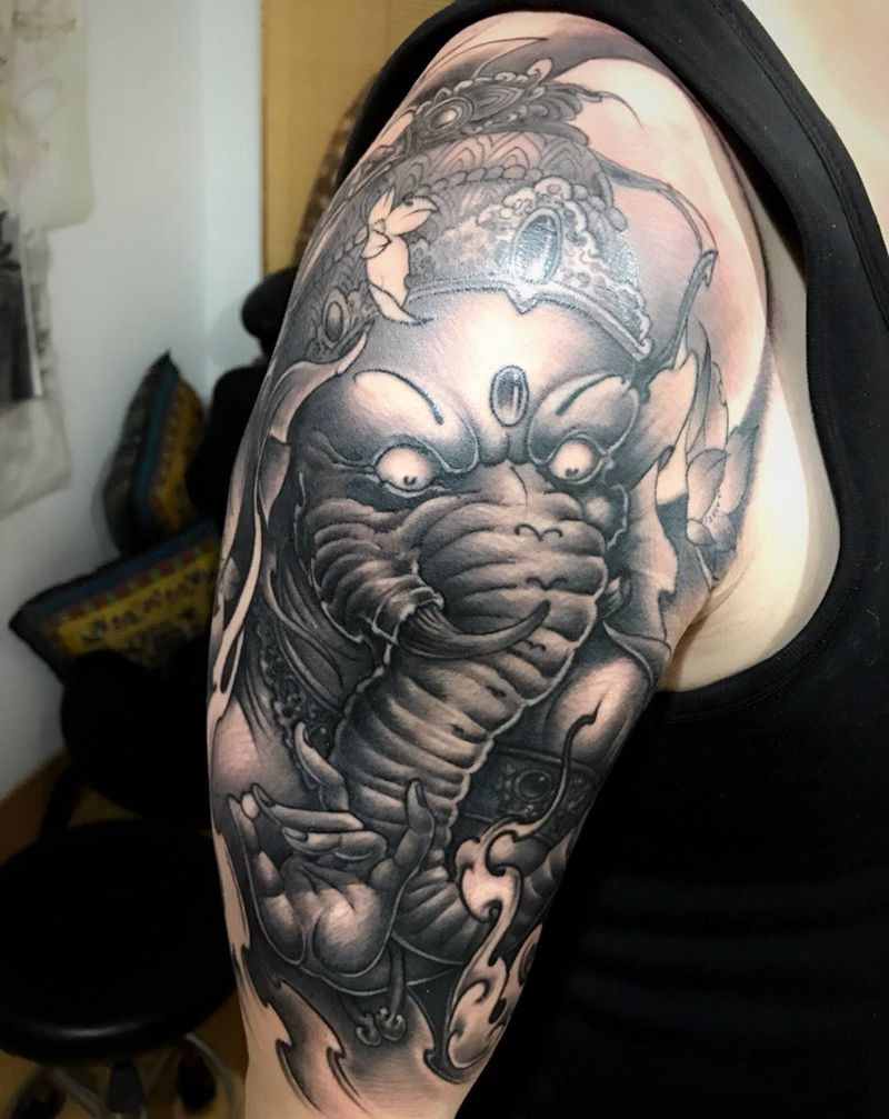 依然坚守岗位纹身图片_成品手臂肩部手部传统鬼神动物人物植物纹身图案