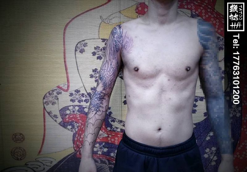 凤凰臂，走线完成。纹身图片_手臂新传统凤凰纹身图案