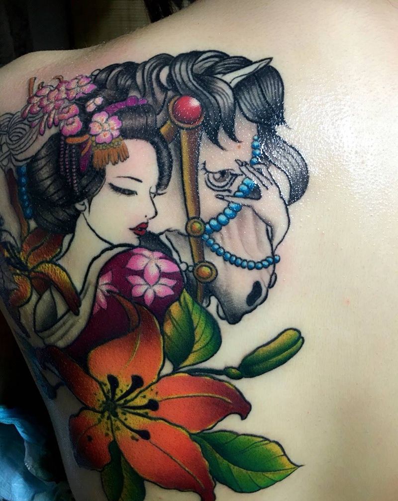 本店作品未完纹身图片_肩部欧美人物动物植物纹身图案