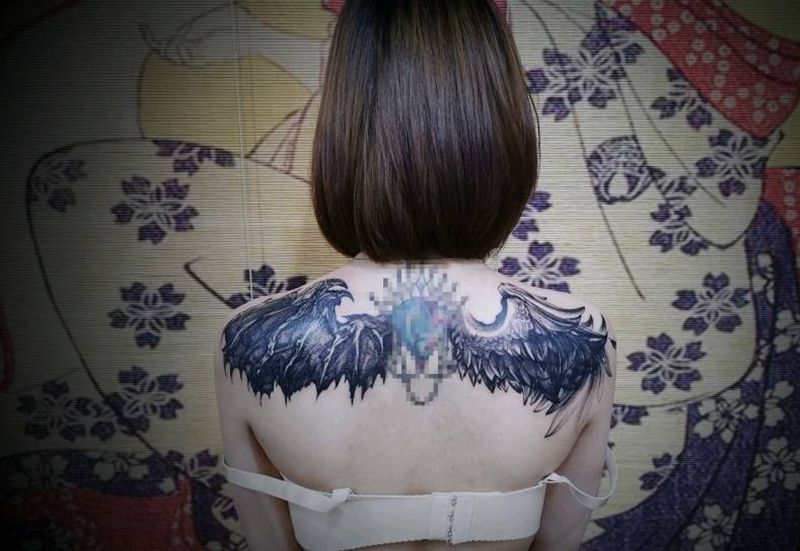 修改一副翅膀[嘿哈]纹身图片_背部翅膀纹身图案