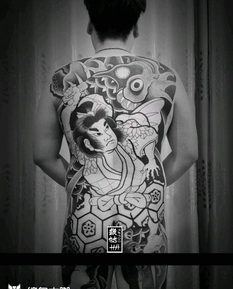打野日记1纹身图片_背部臀部老传统鬼若丸治鲤纹身图案