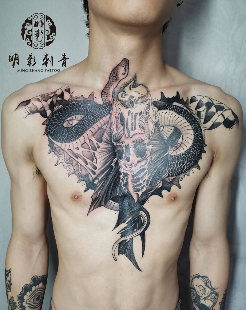 暗黑风花胸纹身图片_胸部暗黑风纹身图案