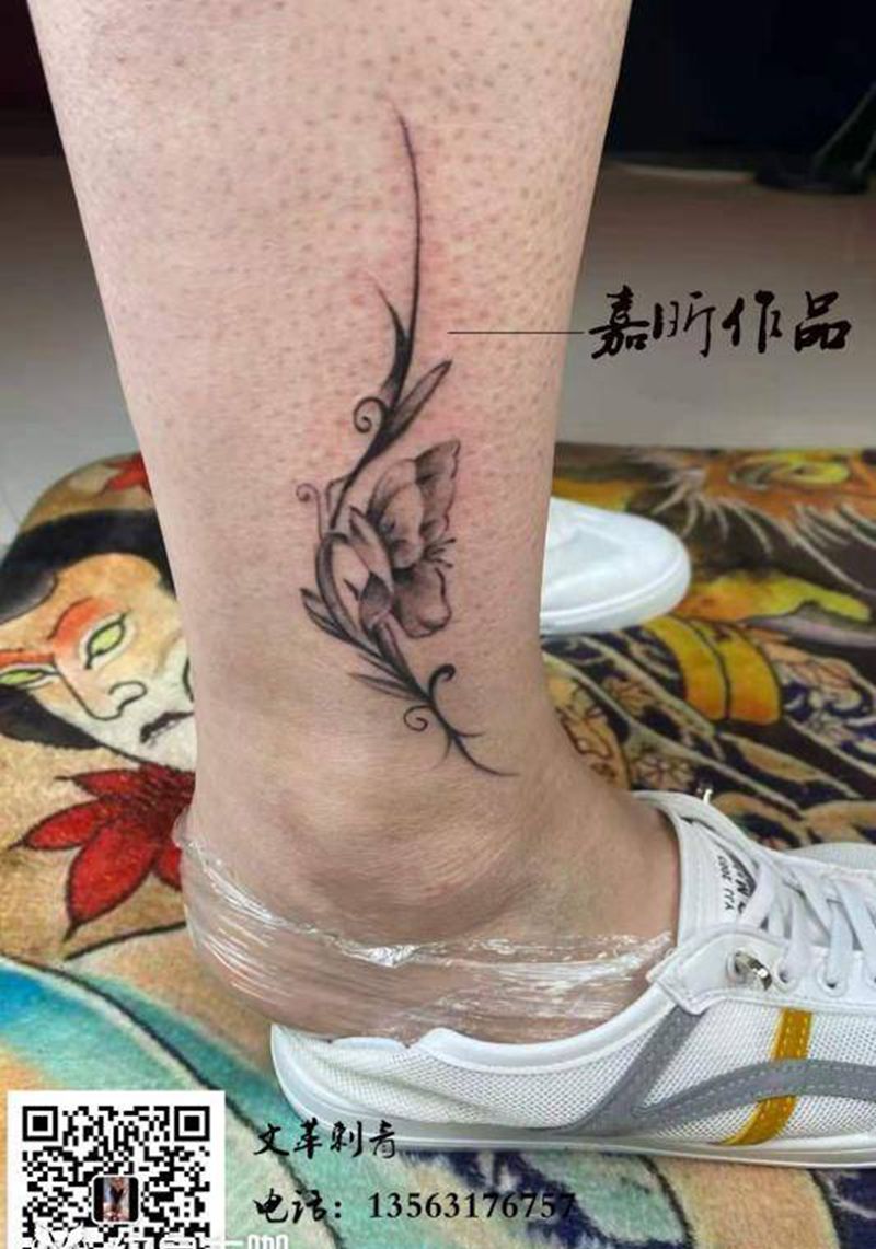 柔媚纹身图片_脚部水彩纹身图案