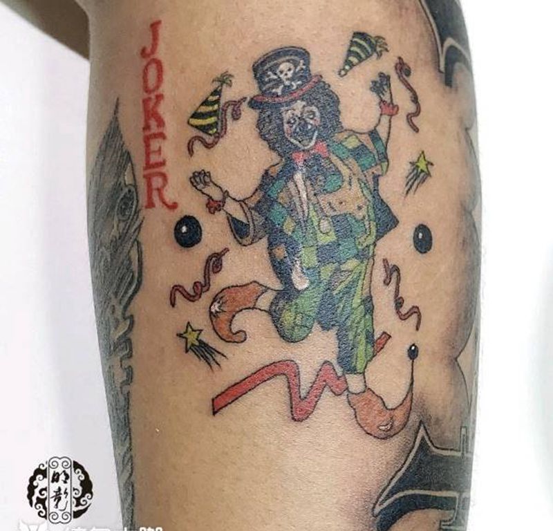 小丑纹身图片_手臂Old School纹身图案