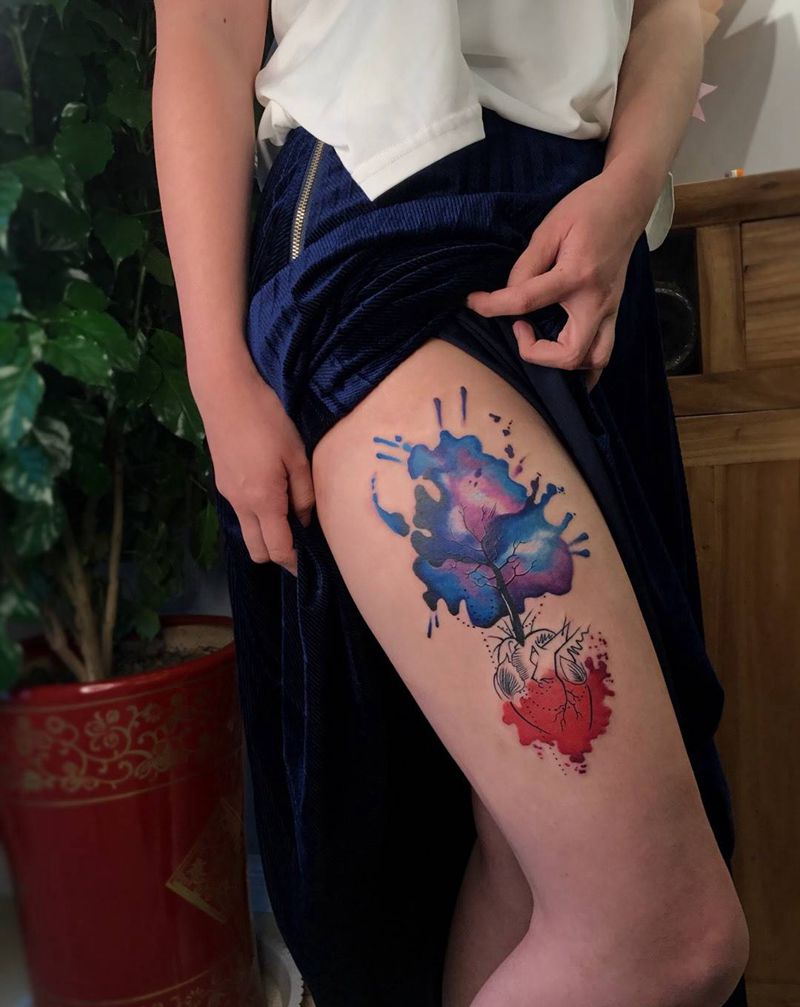 心脏树纹身图片_腿部臀部水彩水墨心脏树几何纹身图案