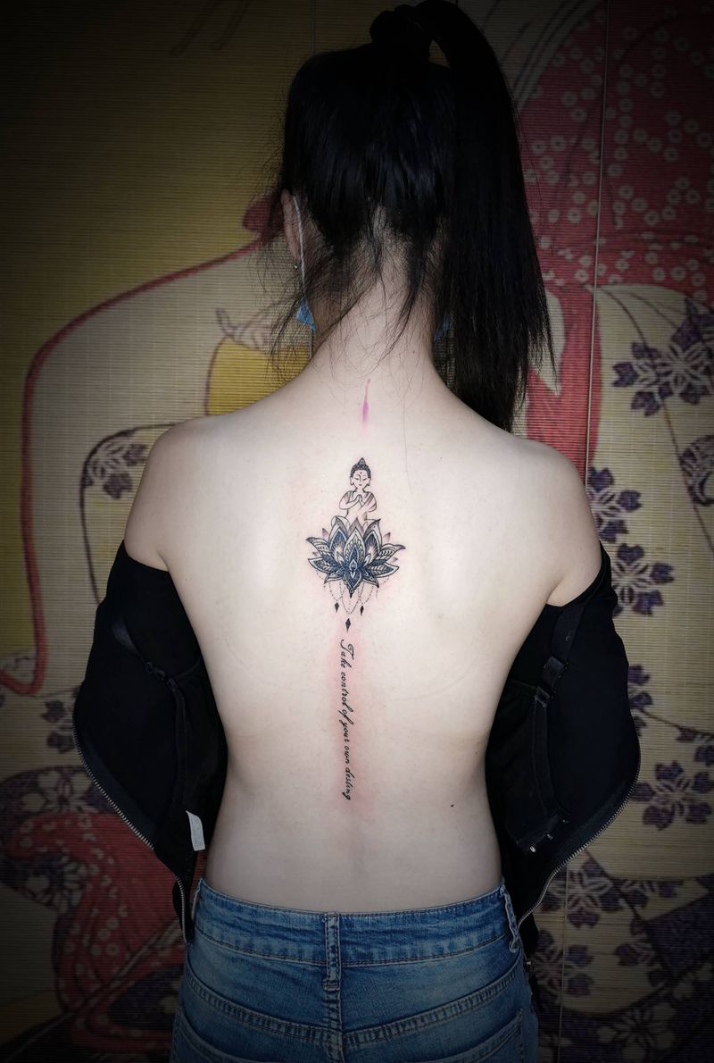 小佛陀纹身图片_背部纹身图案