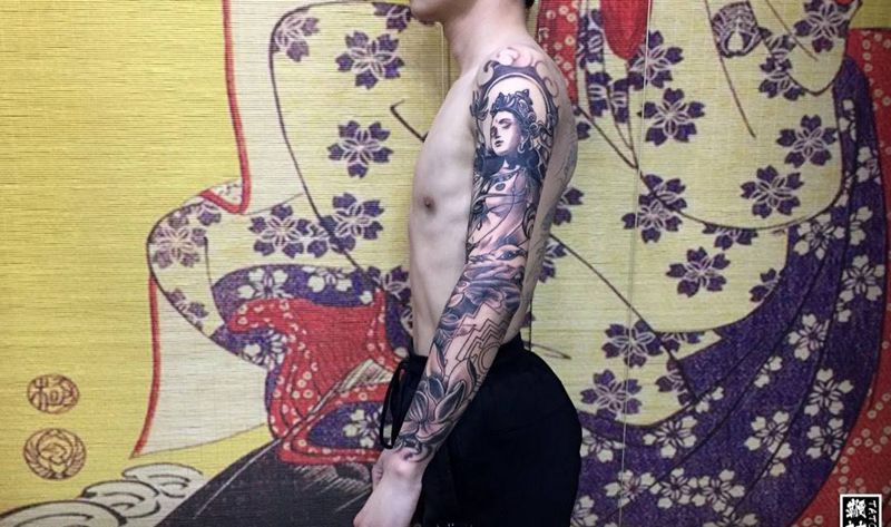 菩萨臂完成[嘿哈]纹身图片_手臂新传统菩萨纹身图案