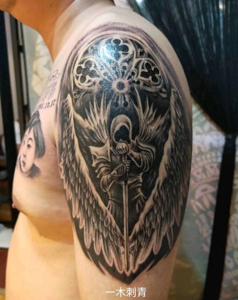 写实半胛纹身图片_胸部手臂欧美写实纹身图案