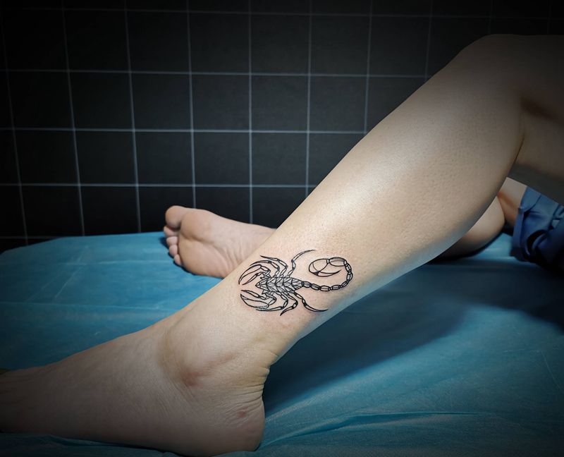 米罗纹身图片_腿部纹身图案