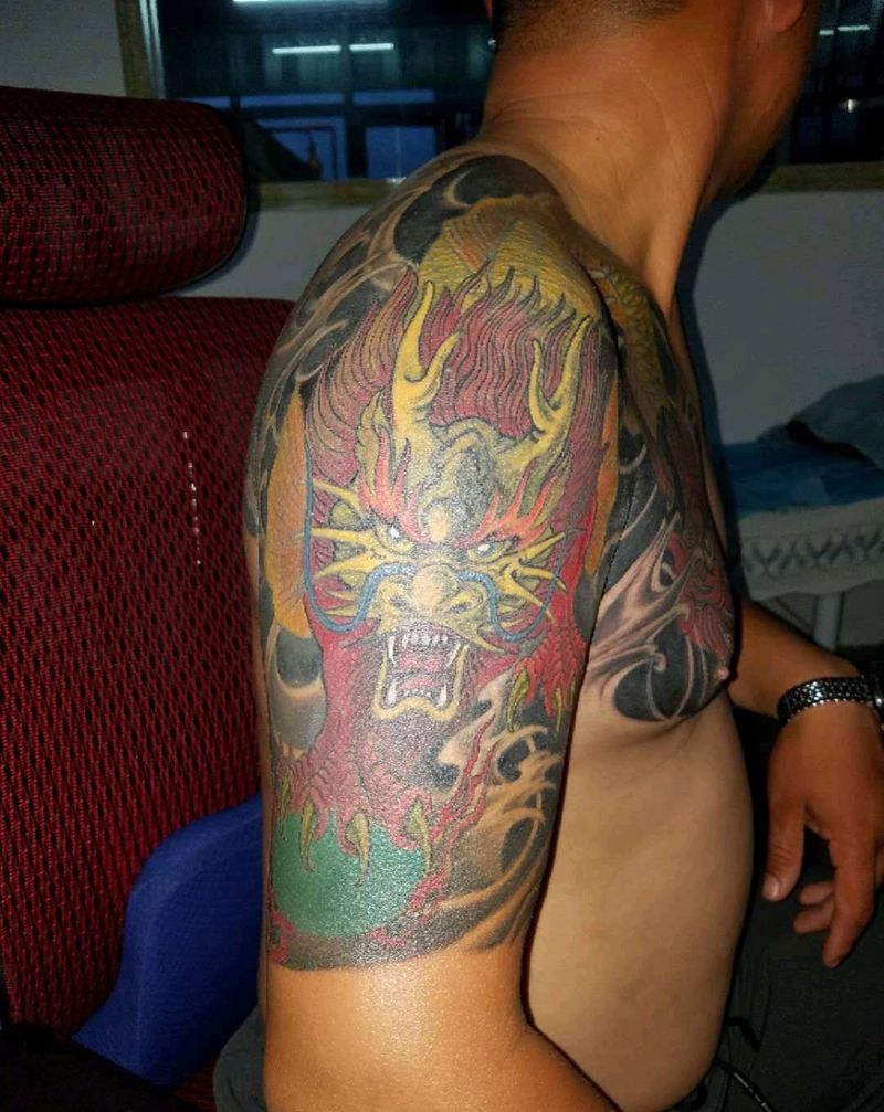半甲纹身图片_肩部胸部新传统修改补色纹身图案