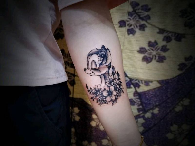 小鹿斑比，疤痕遮盖。纹身图片_手臂纹身图案