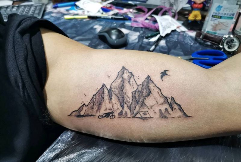 山川纹身图片_手臂几何纹身图案