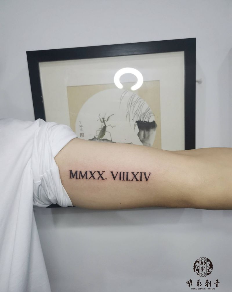 女儿生日纹身图片_手臂花体字纹身图案