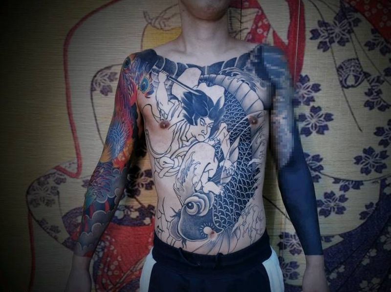 凤凰部分完成纹身图片_手臂老传统凤凰纹身图案