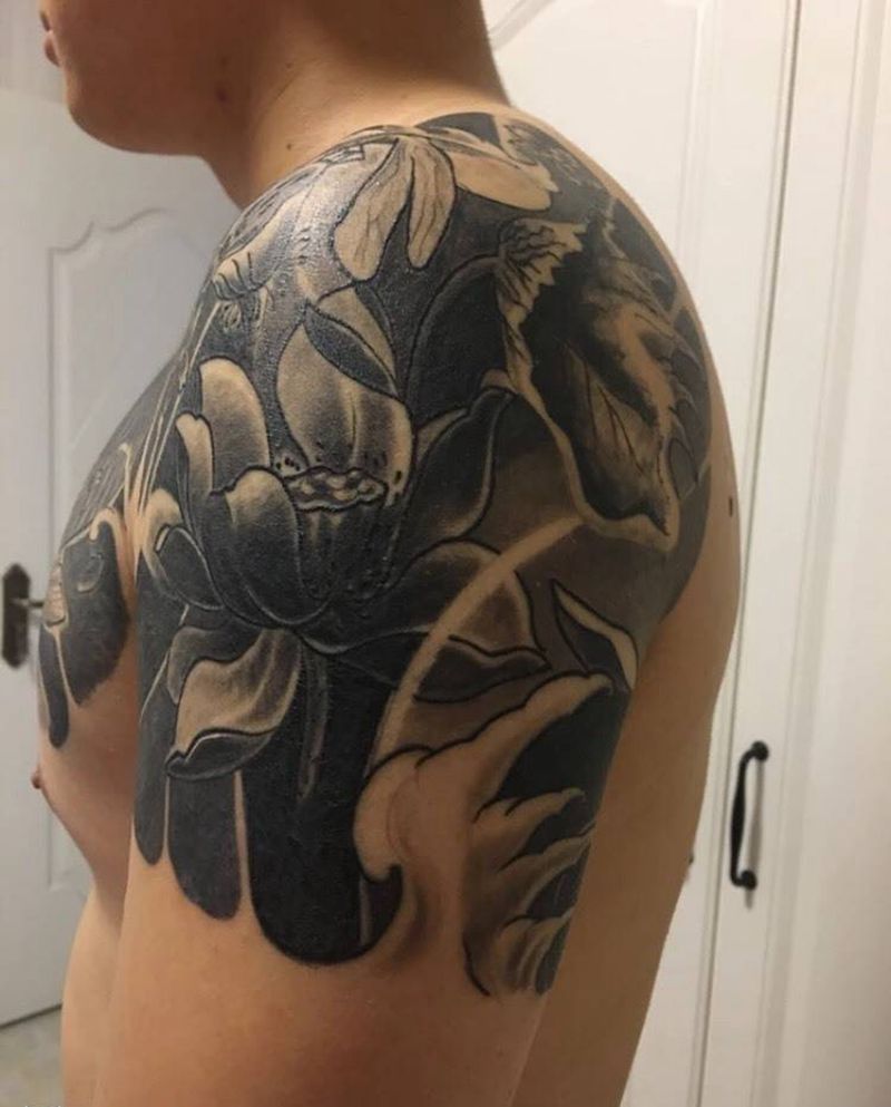 遮盖旧纹身纹身图片_成品胸部臀部传统遮盖纹身图案