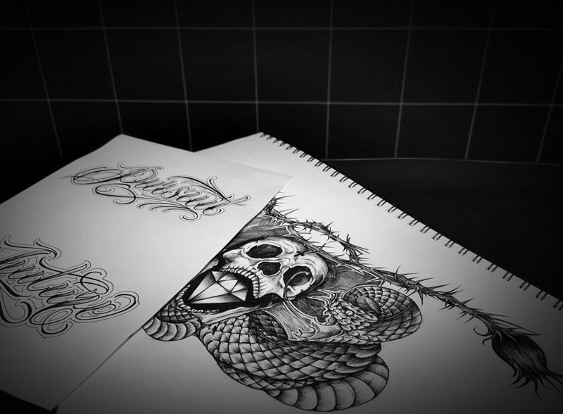 订制纹身图片_胸部欧美写实纹身图案