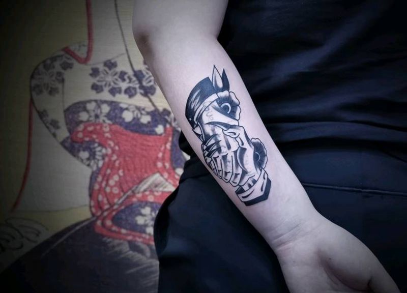 school轻盖纹身图片_手臂Old School手纹身图案