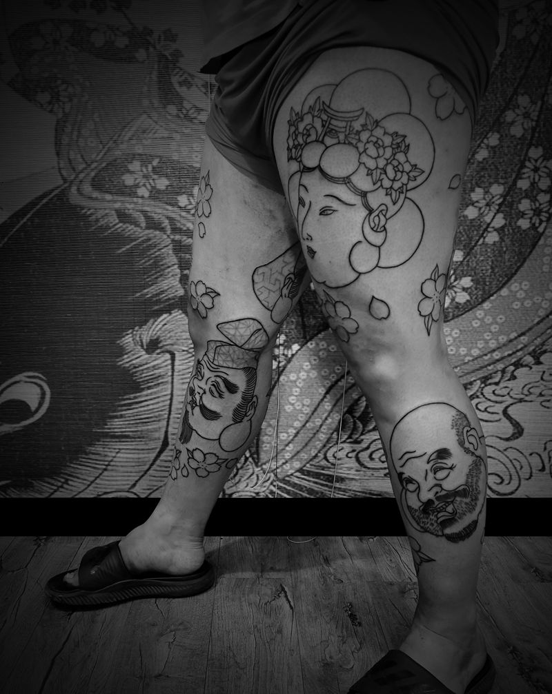 七福神走线阶段，背景做雾面的时纹身图片_腿部老传统纹身图案
